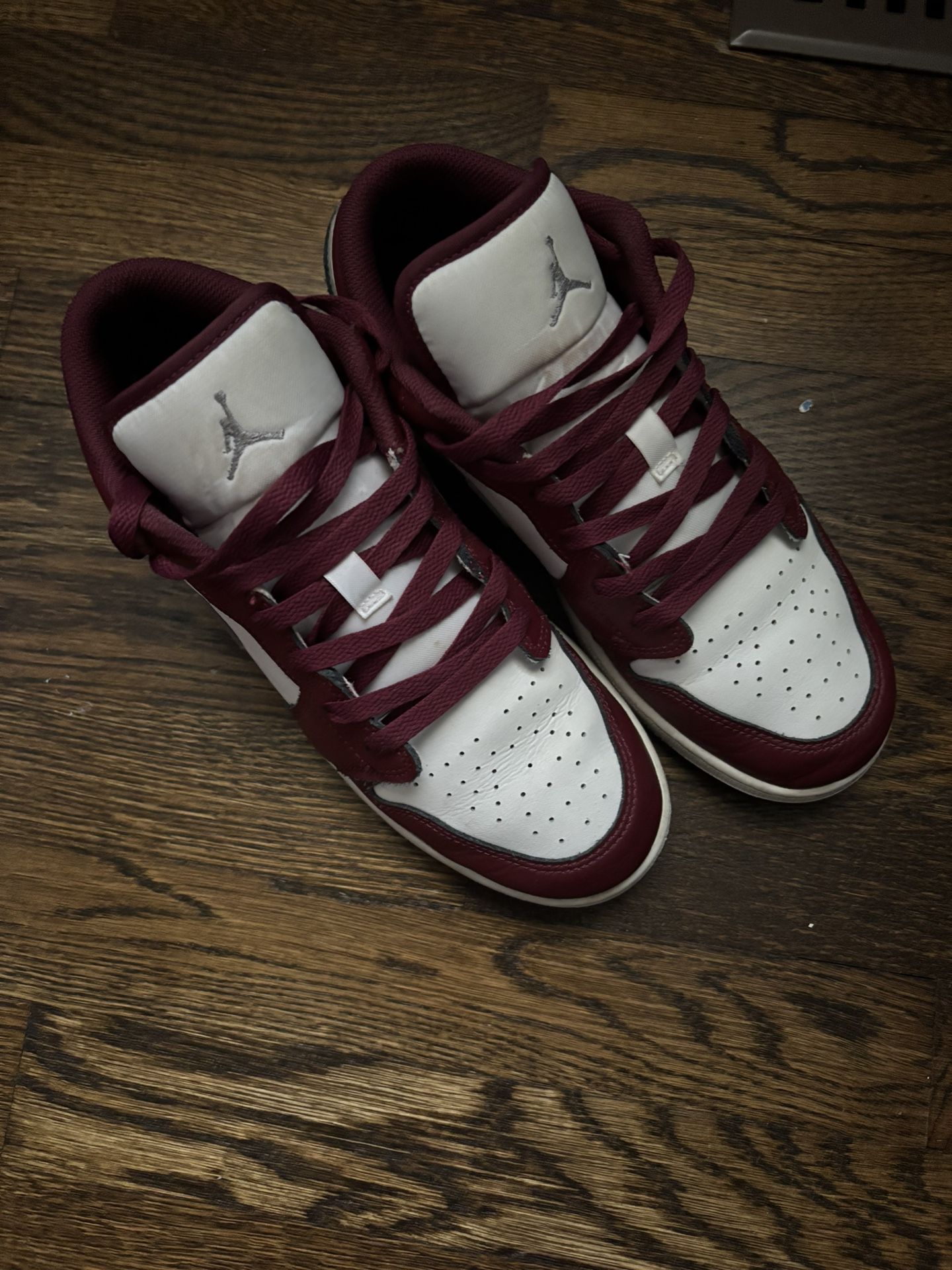 Jordan 1 low Bordeaux