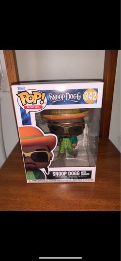 Funko pop rocks Snoop Dogg with chalice #302