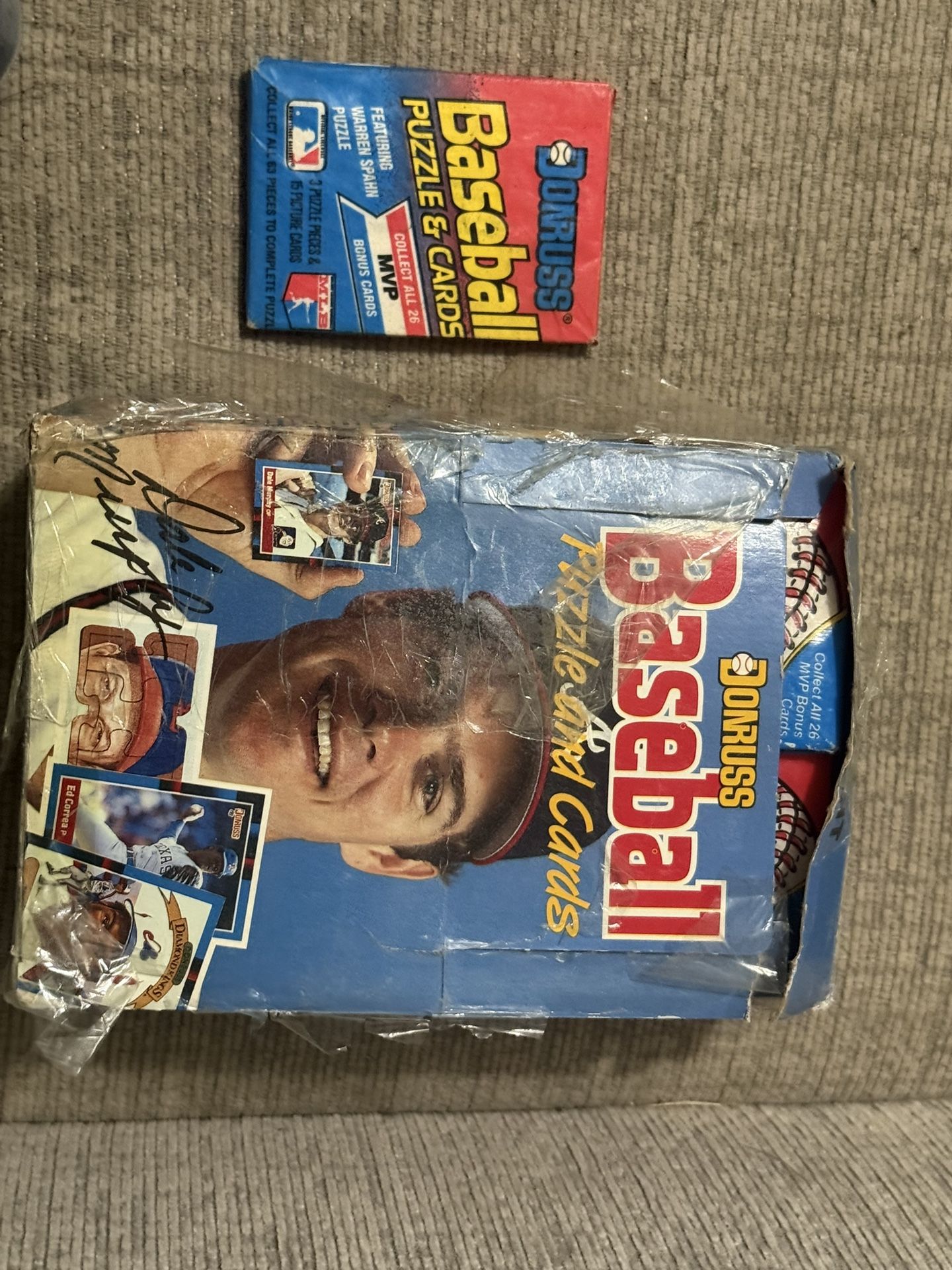 DONRUSS Baseball Puzzle & Cards 36 Count