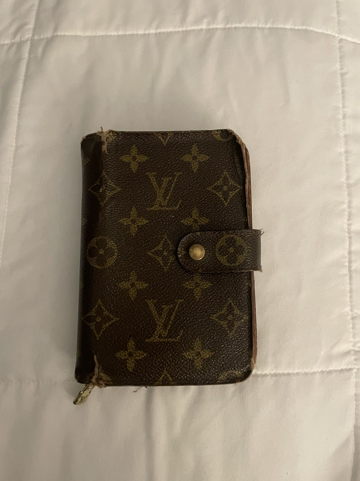 Louis Vuitton slender I.D wallet for Sale in Clinton Township, MI - OfferUp