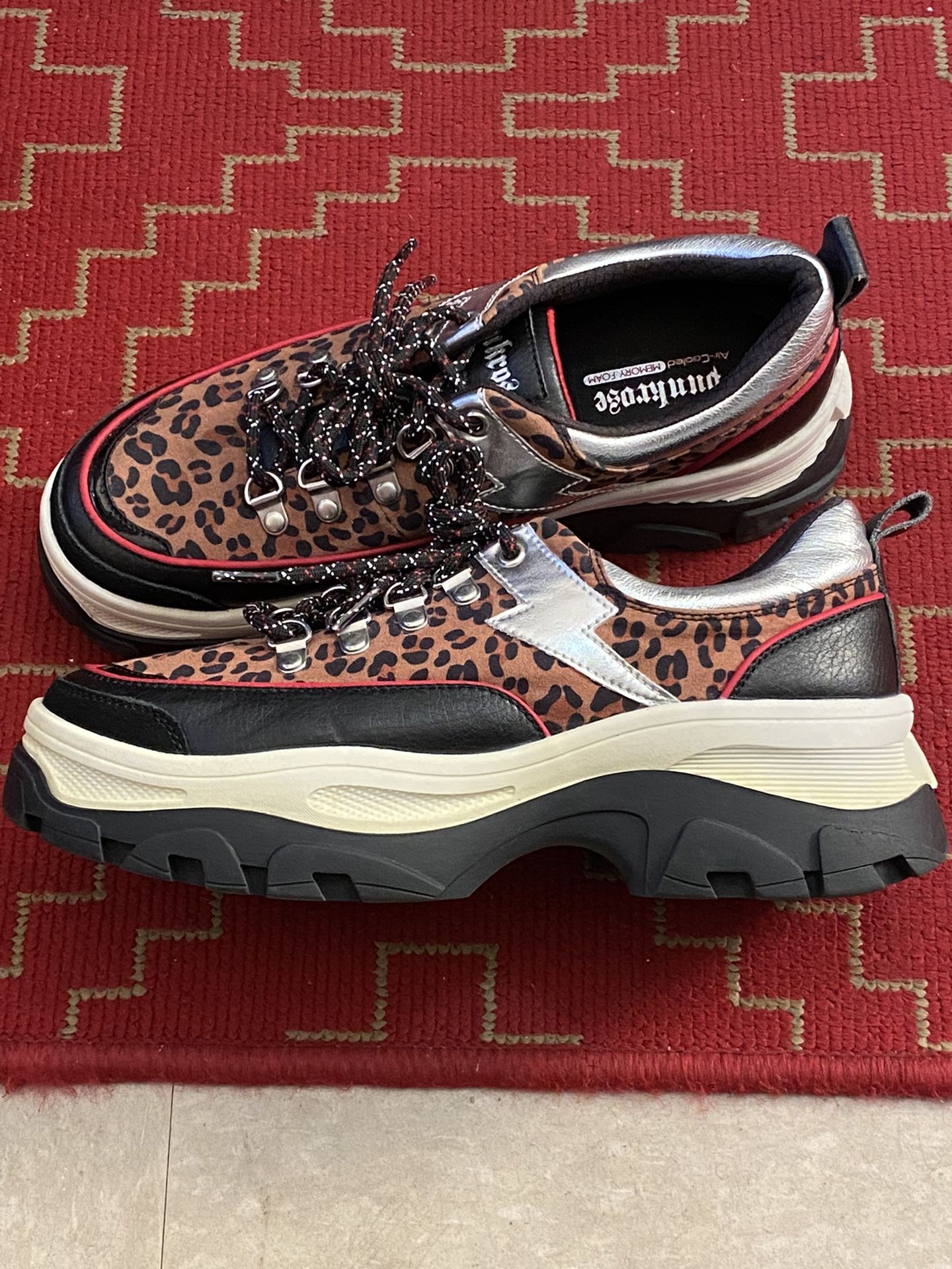 Punkrose By Skechers Womens Shockingly Wild Platform Sneakers (US) 8.5 EU 38.5