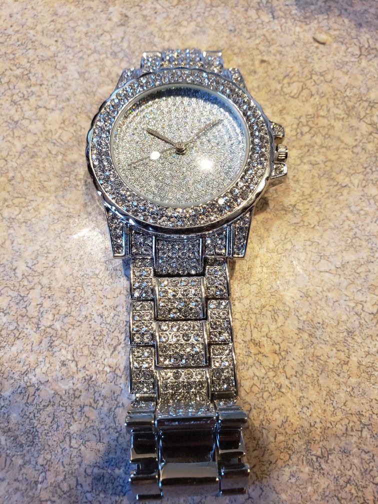 New silver color bling crystal watch