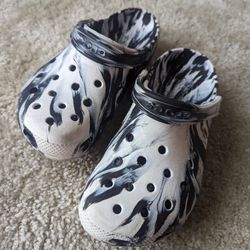 Size 9.5 crocs sales