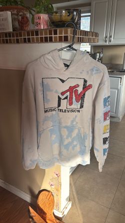 MTV sweater