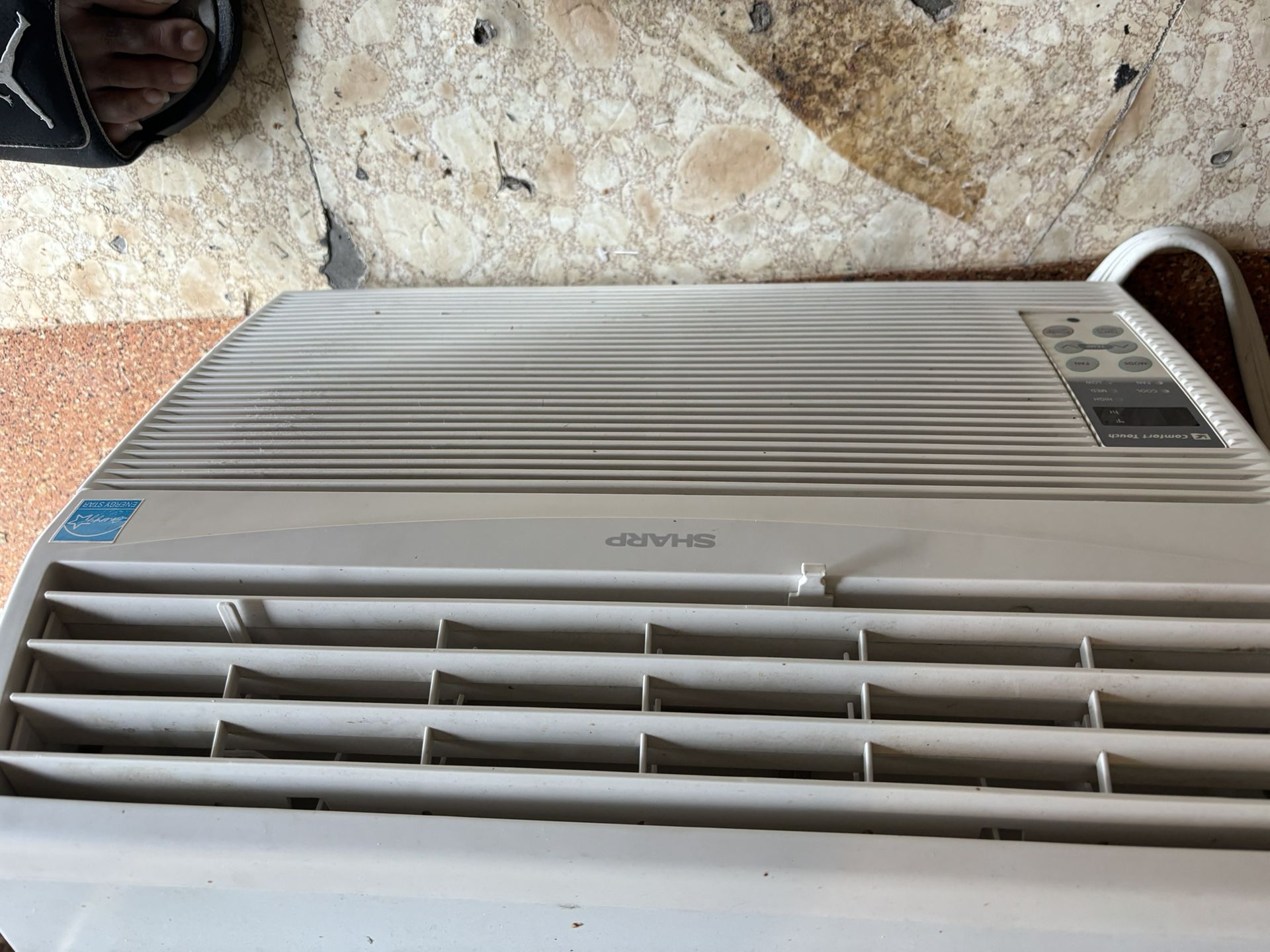 Air Conditioner- window unit 