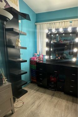 Black shelf 🖤🖤