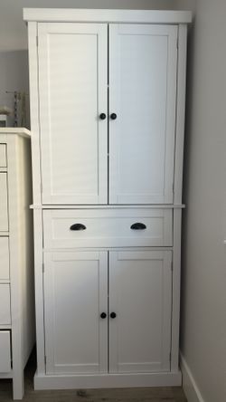 Storage cabinet