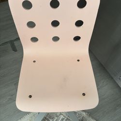 kids  pink desk chair 