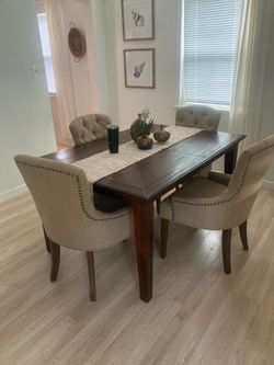 Wood extendable elegant and strong dining table set 6 chairs