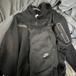Og Nike Tech All Black Hoodie And Sweats 