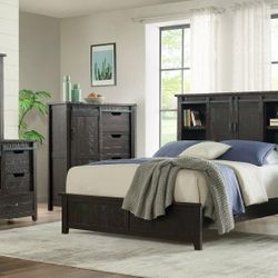 4pc Queen $1599 Eastern King/California King $1799 Bedroom Set Modern Western Brown Finish Includes Queen Bedframe Dresser Mirror Nightstand