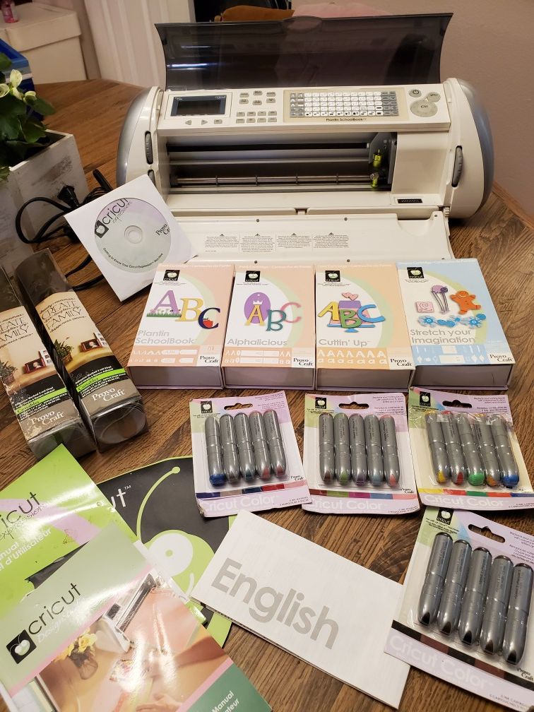 Cricut Expression 24" Personal Electronic Cutter for Sale in WA