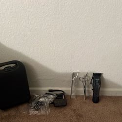 Wahl Deluxe Chrome Pro Home Hair Cutting Kit