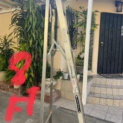 Escaleras de ocho pies de aluminio Heavy Duty nuevas $95 cada uno 