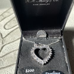 Diamond Heart 18” Pendant necklace, 1/10 ct. t.w. set in Sterling Silver