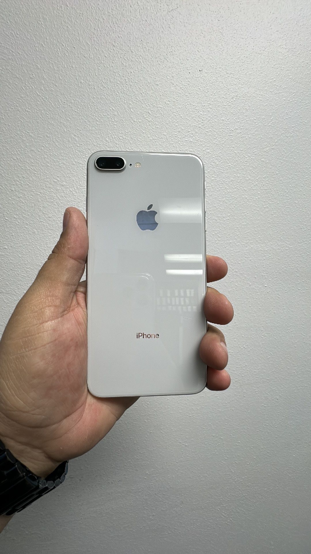 Apple iPhone 8 Plus 64 GB MetroPCS  Simple mobile  Ultra mobile  T-Mobile 15 days warranty on the device  Comes with a USB charger 