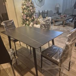 Dining Room Set heavy table 4 new chairs