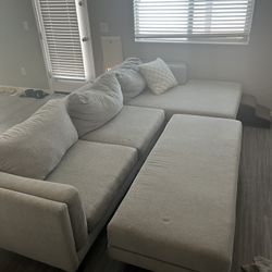 SECTIONAL COUCH!! With Love Seat 