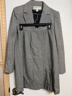 nice suit for women size 9 / 10