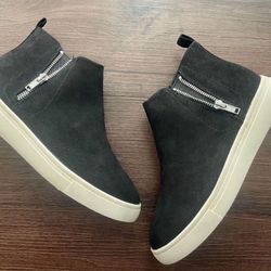 Kids New Boots, Size 5