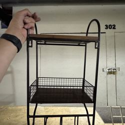 Key hanger with shelf