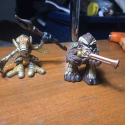2 Star Wars Figures 