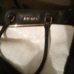 Guess Purse New Clean Nice Many Pockets Zippers Work