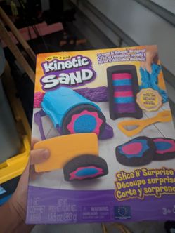 Kinetic sand kit