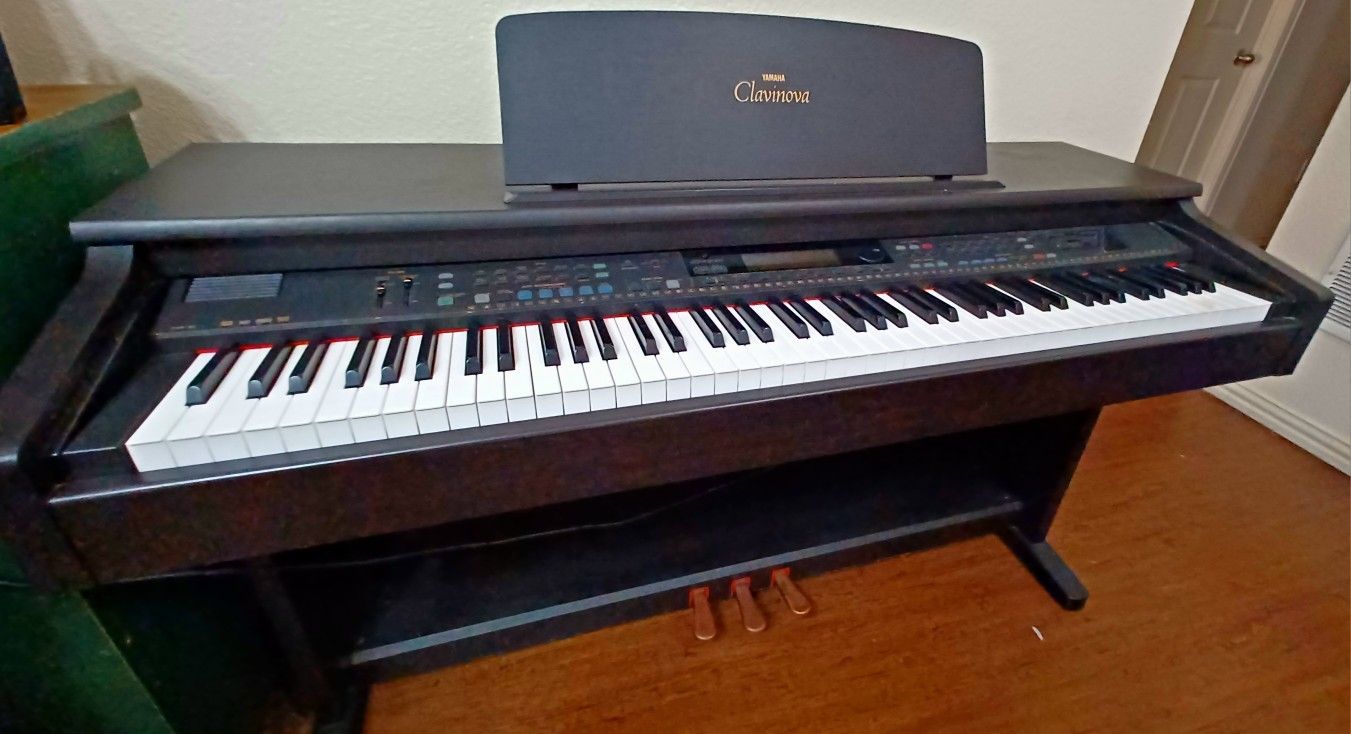 YAMAHA PIANO CLAVINOVA CVP 92