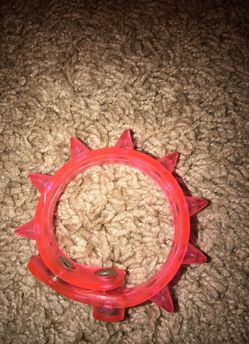 Bracelet lights up