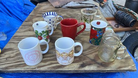 Mixed Lot of 8 Mugs and Glasses
