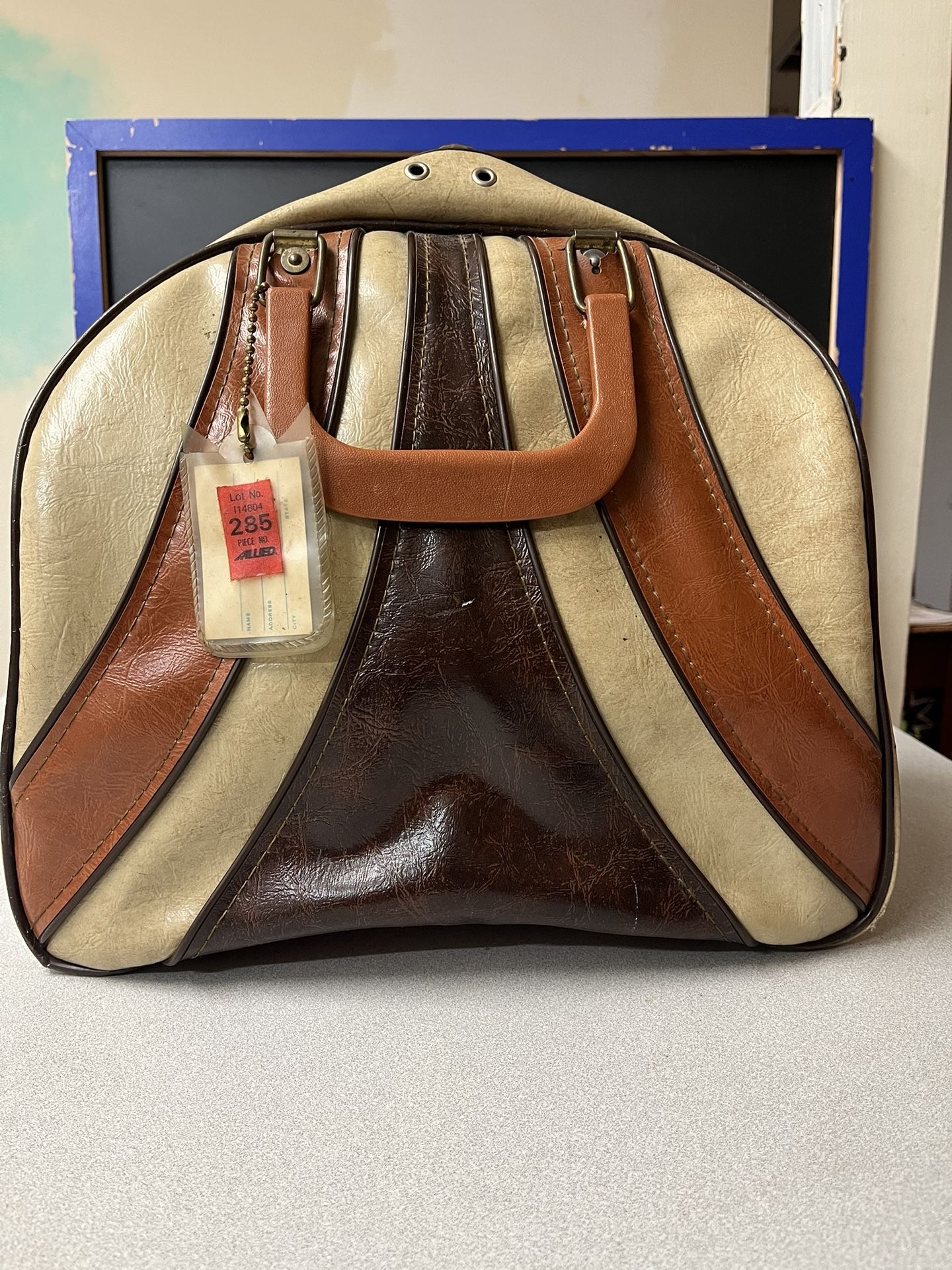 Brunswick Two-tone Bowling Bag With Rack