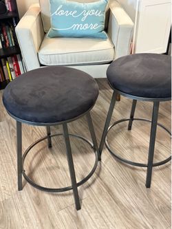 Black Stools (2)•Bar•Kitchen Island• Counter Seating w Steel Leg/Frame