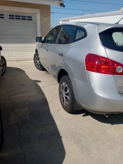 Nissan rougue 2011 for sale 177k mikes