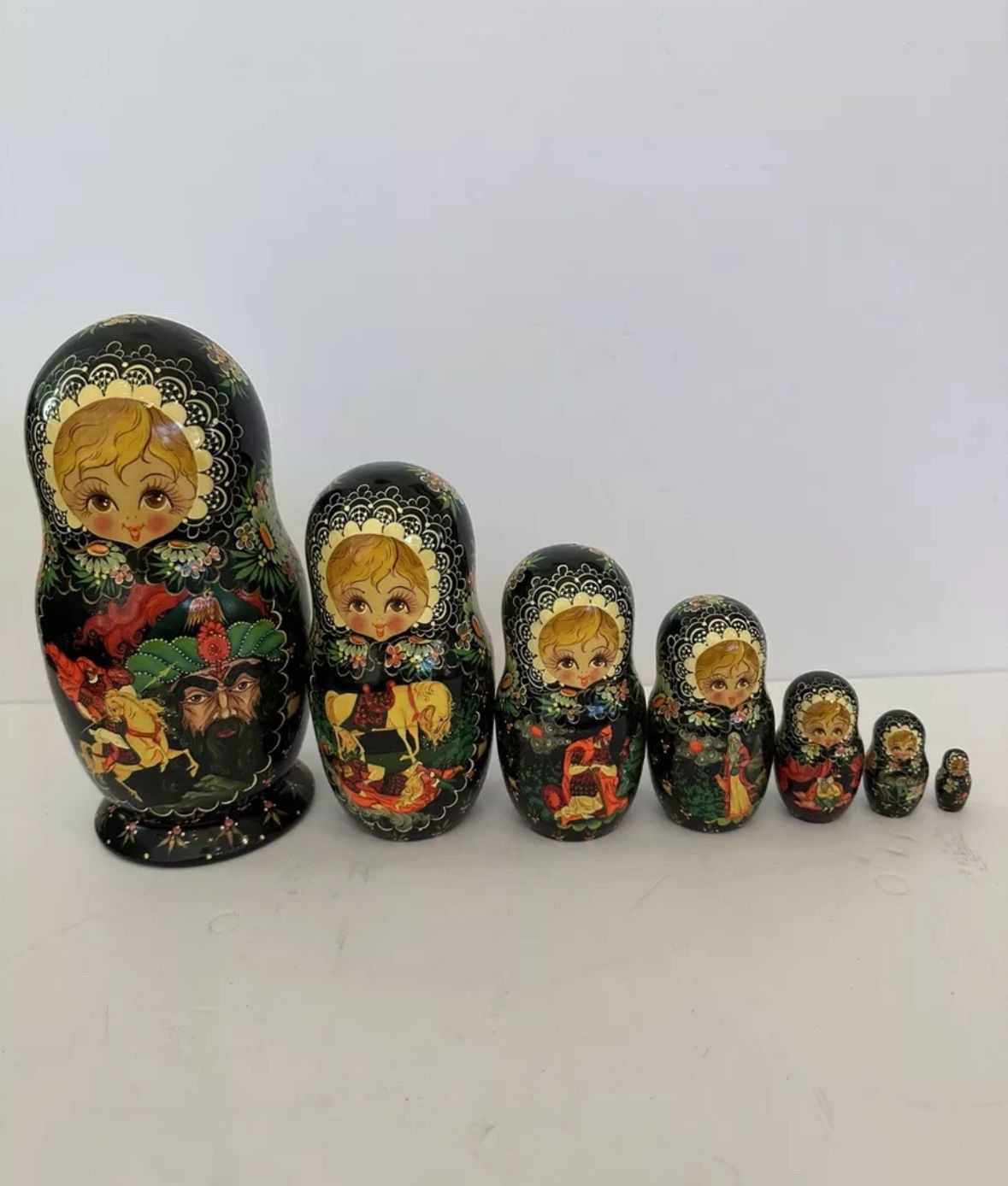 7 Piece Russian Matryoshka Nesting Dolls Hand Painted