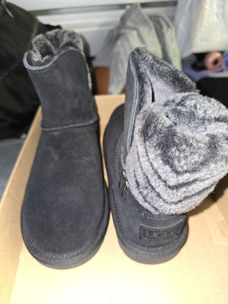 Brand New Cozy Black Fur-Lined Boots!!