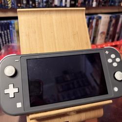 Nintendo Switch Lite  (no Charger) 