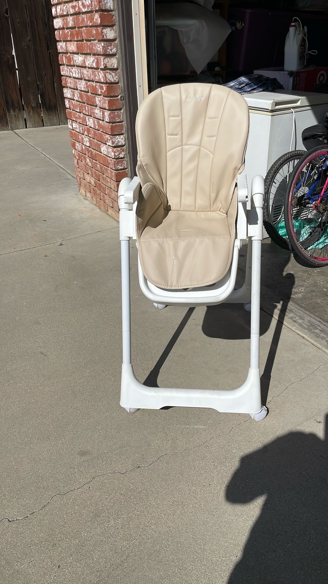 FREE HIGHCHAIR pickup ASAP