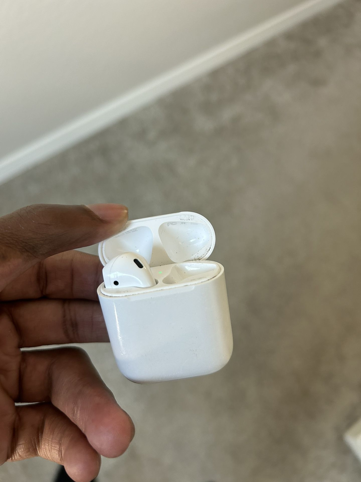 Earphone pods