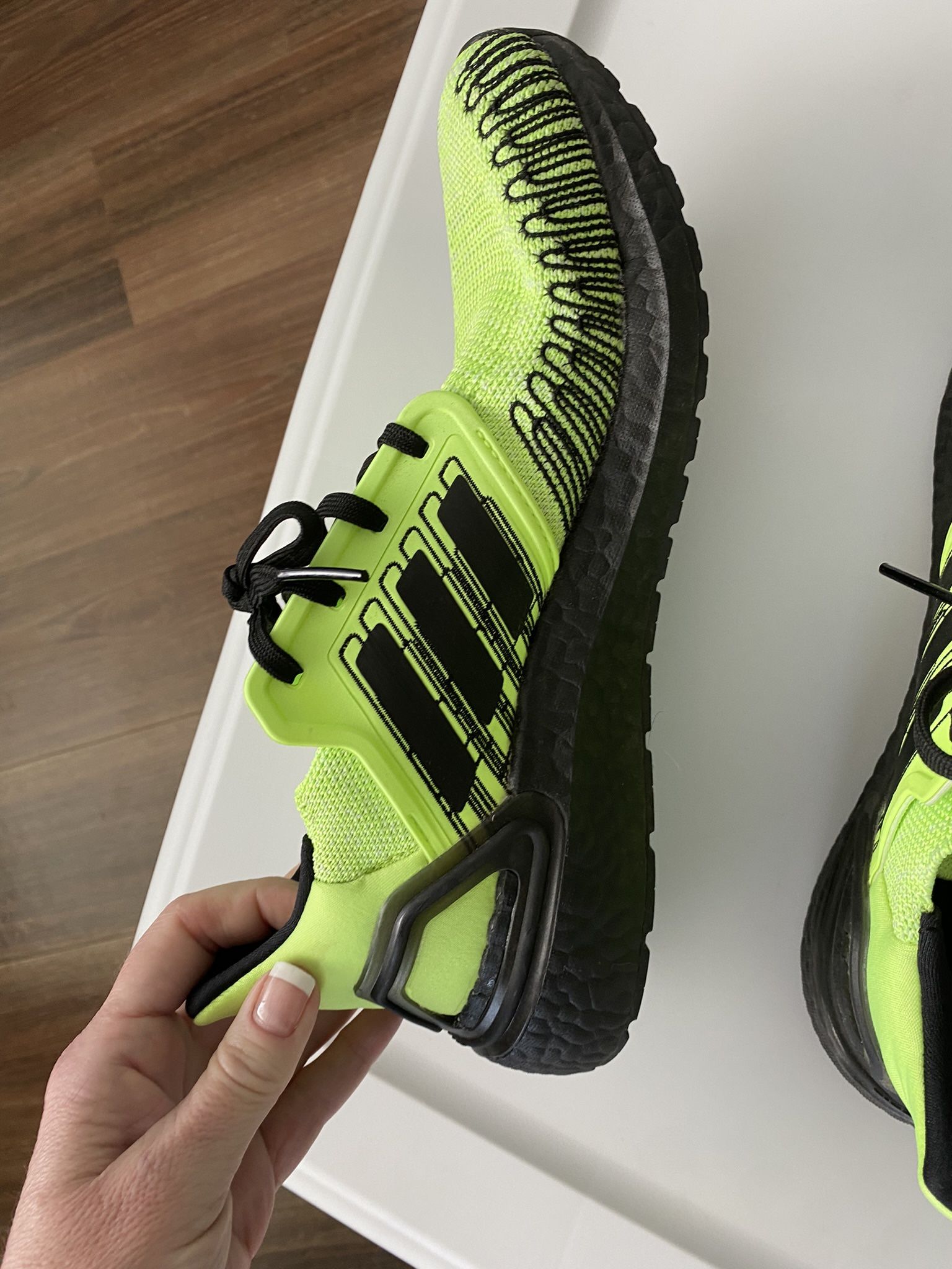 Adidas ultraboost on sale 20 signal green