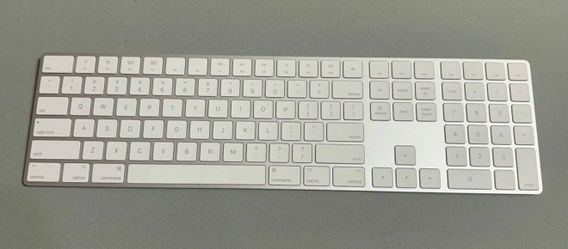 Apple A1843 Wireless Rechargeable Bluetooth Magic Keyboard With Numeric Keypad