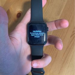 44 MM Series 5 Apple Watch 