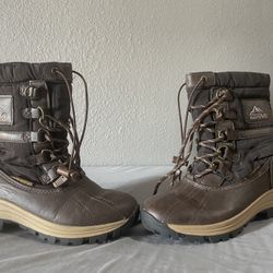 Women’s 5.5 Snow Boots 