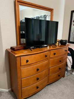 Bedroom Dresser with Mirror and Nightstands