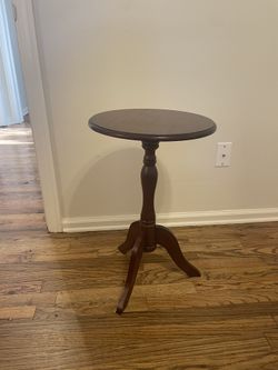 Pedestal Side Table
