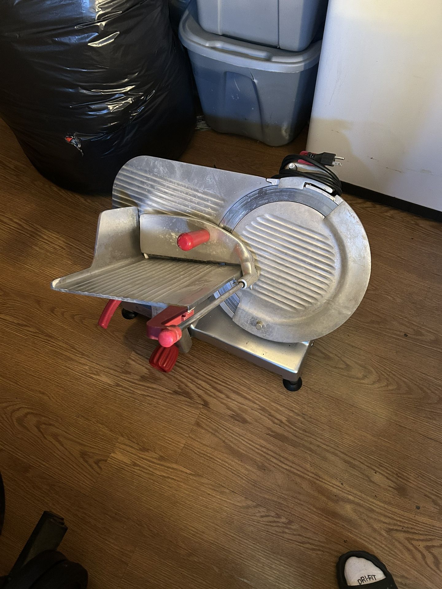 Meat slicer