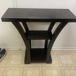 CONSOLE TABLE 