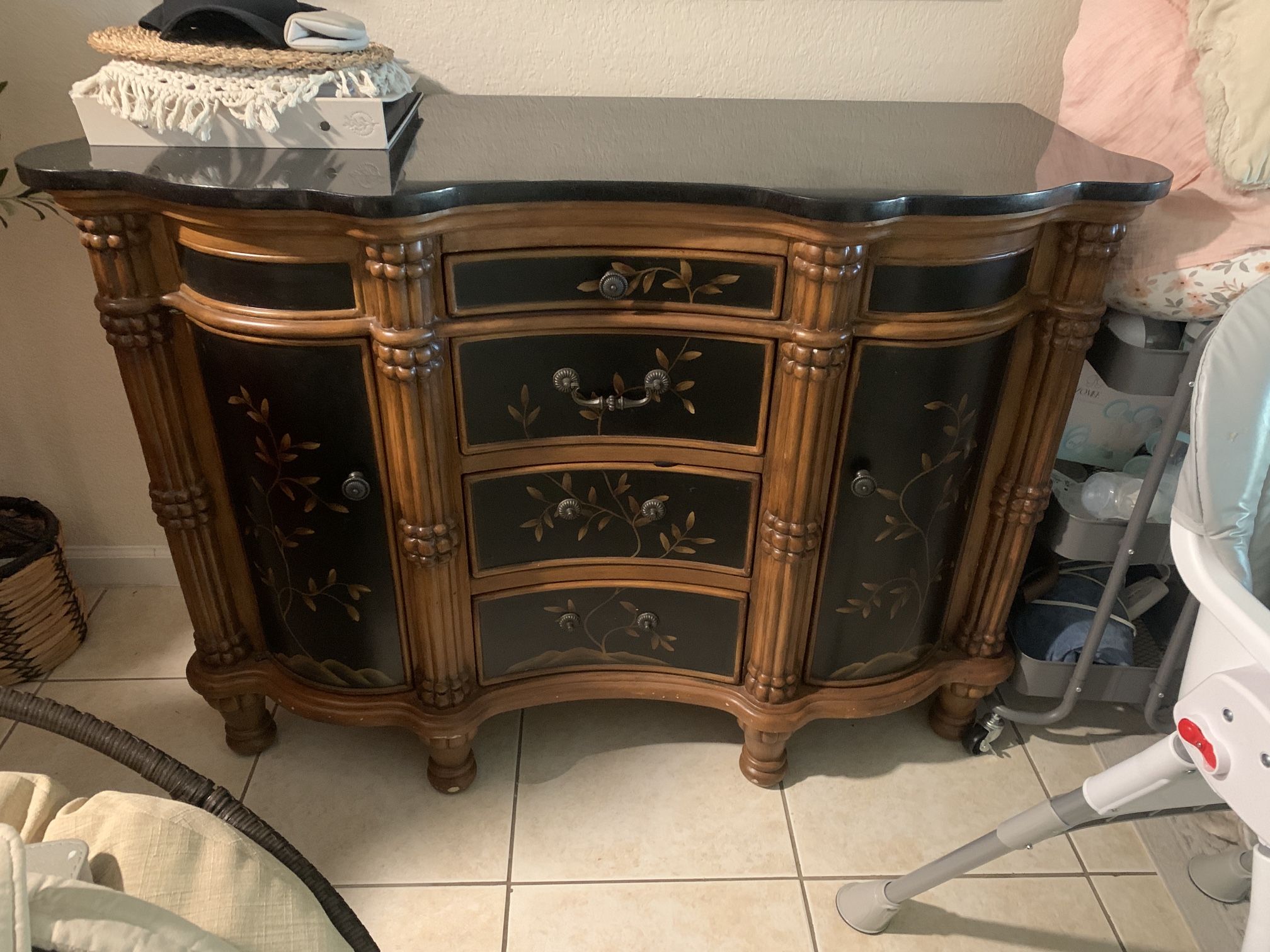 Accent/buffet Cabinet