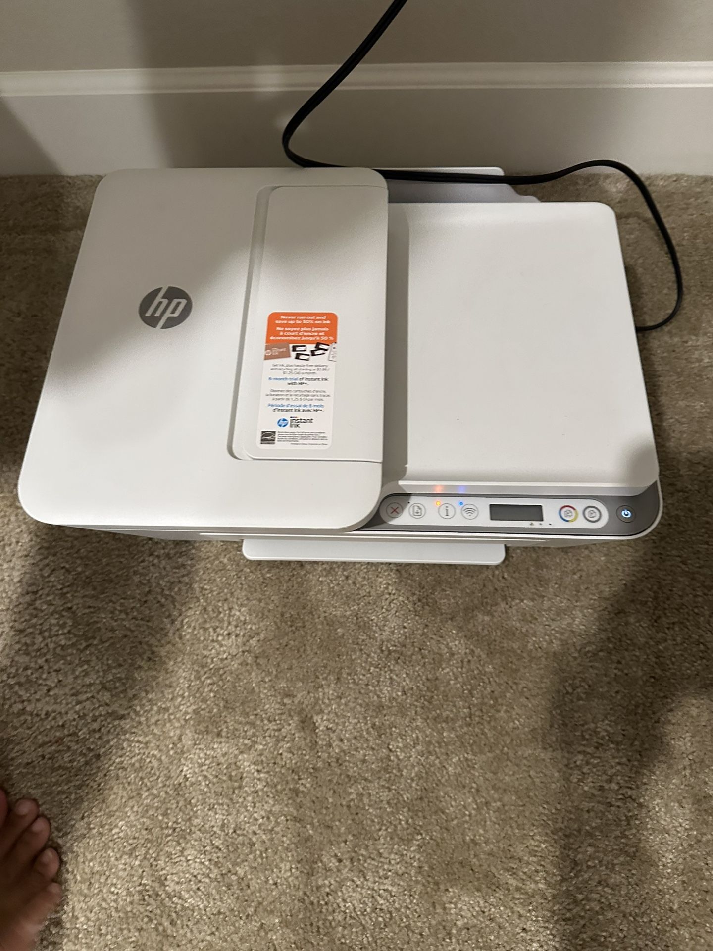HP printer and scanner plus paper
