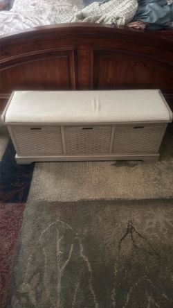 Bench with 3 drawers